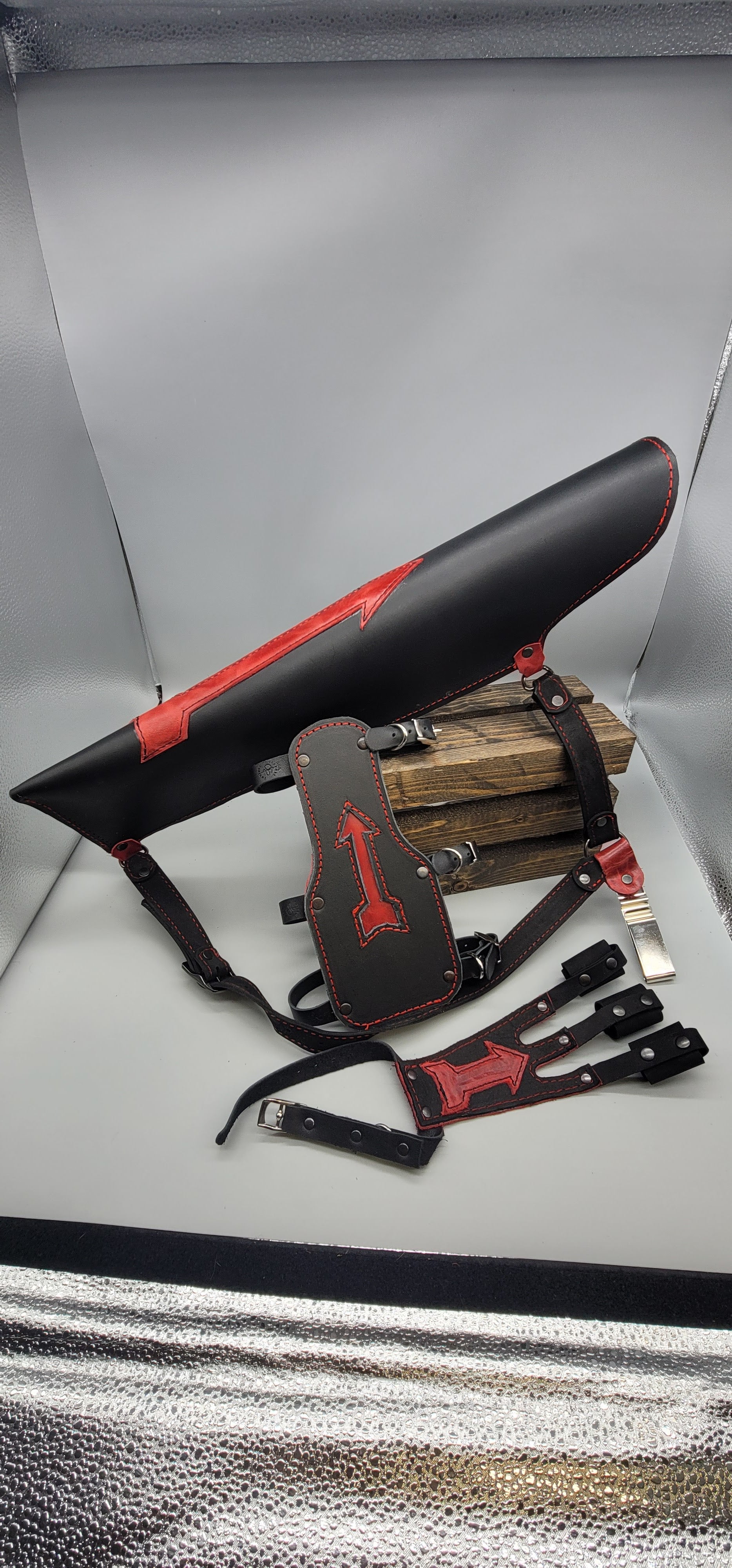 handmade black and red archery set finger tabs, forearm guard, quiver, bbk leather designs